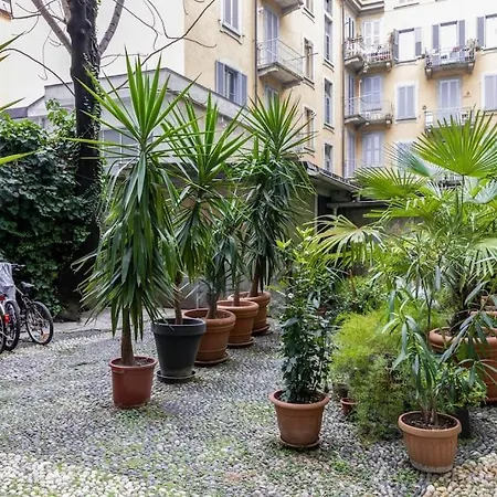 Spacious In Design District By Easylife Apartment Milan