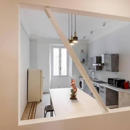 Spacious In Design District By Easylife Apartment