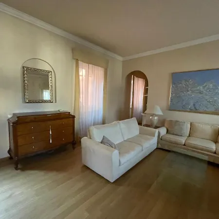 Luxury Via Pozzone Milano Tente de luxe Milan