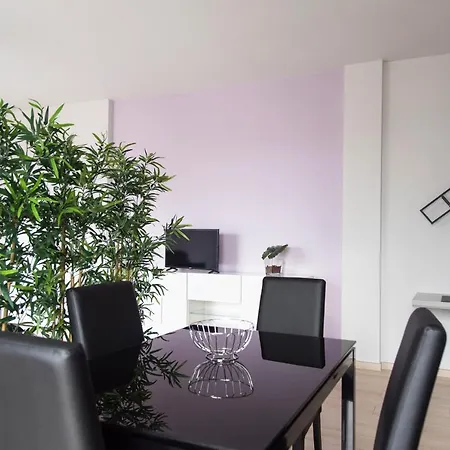 Youhosty - Inganni 74 * Milano