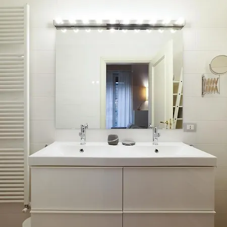 Contempora - Porta Romana - Traviata 아파트 *