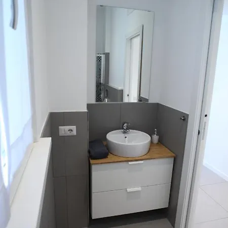 San Martino House: Bright And Central! Apartment Milan