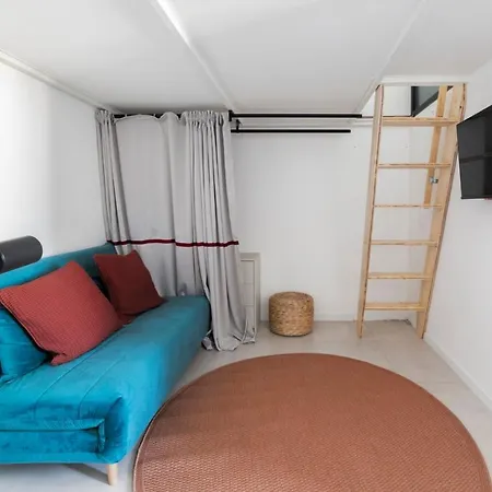 Apartment Naviglio Pavese Milan