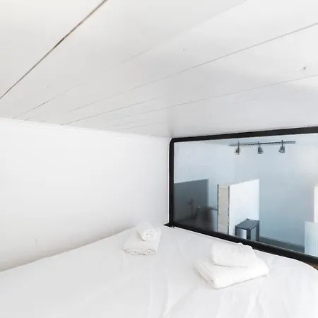 Naviglio Pavese Apartment