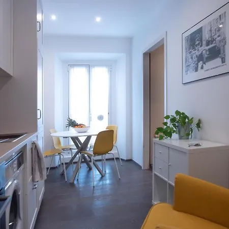 Art & Design On The Corner - Via Savona Apartment