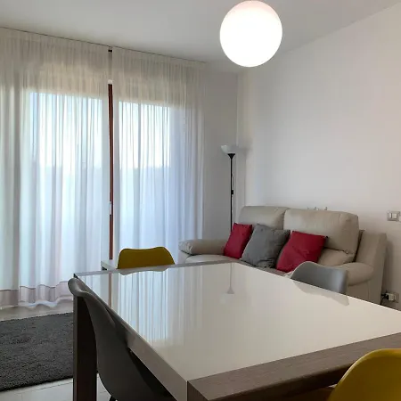 Trilocale In Zona Bocconi/navigli Milan