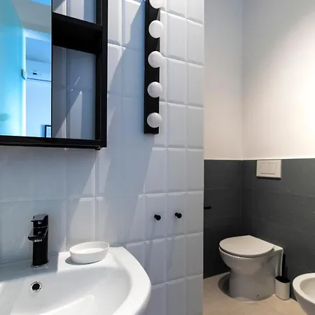 Naviglio Pavese Apartment