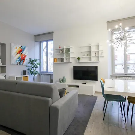 Modern Close To Shopping District