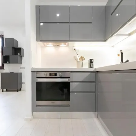 Apartment San Lorenzo Milan