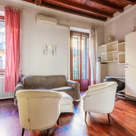 Cozy And Fancy Studio On The Navigli By Easylife * Milan