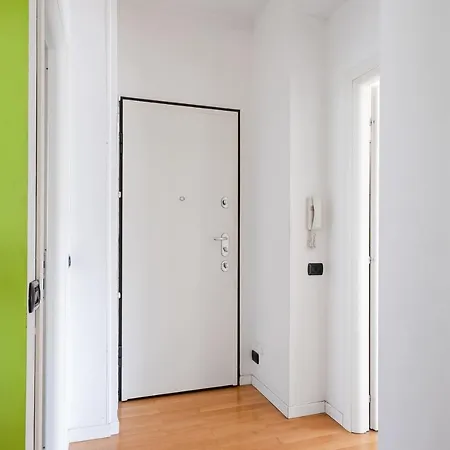 Apartament Joivy Lovely Flat For 4 With Balcony Near Porta Romana Mediolan