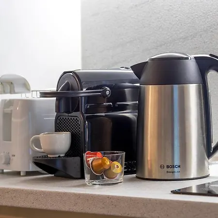 3 Bocconi Navigli Milán