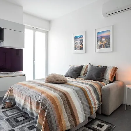 3 Bocconi Navigli * ミラノ