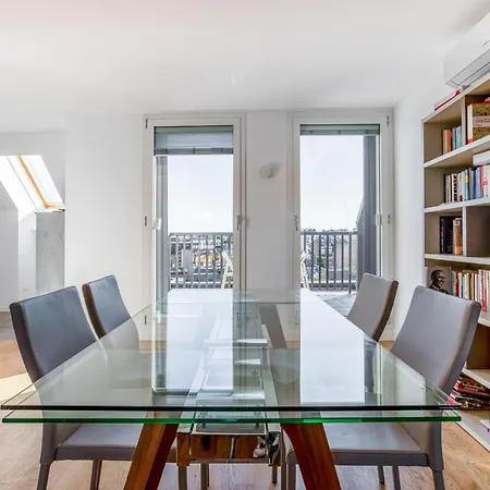 Apartment Modern With Terrace, Wifi & Ac *