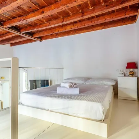 Cozy And Fancy Studio On The Navigli By Easylife