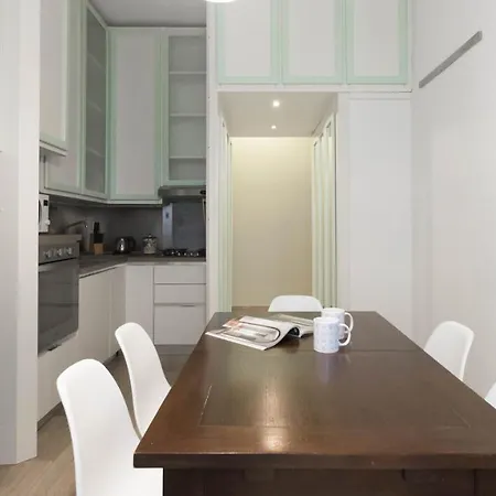 Apartment Papiniano 18