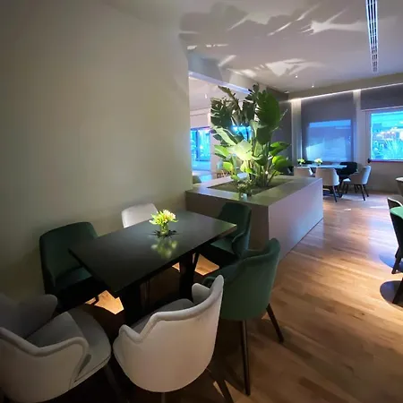 Romana Hotell 4*
