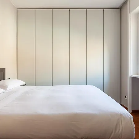 Apartment Luxury Center - Friuli 51 Master Guest Milan