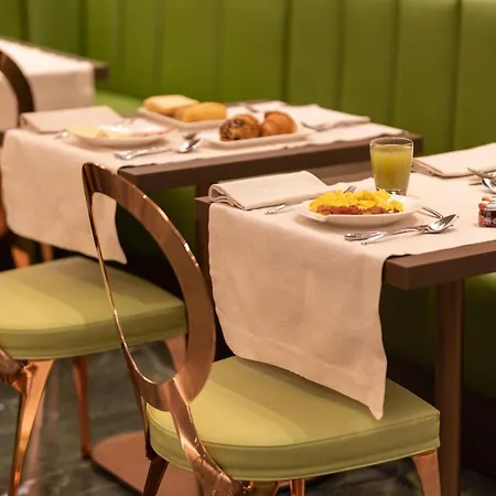 アリストン ホテル