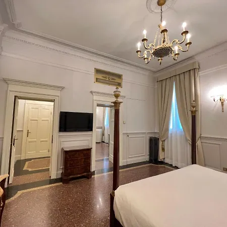 Cavoli A Merenda Suites *