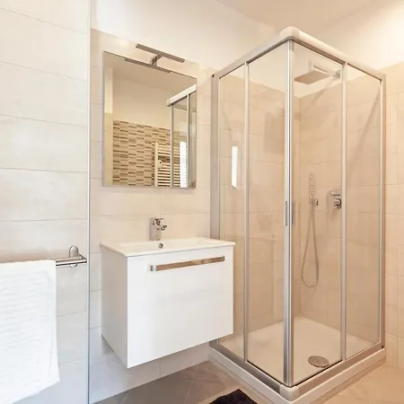 Freshly Renovated Flat Perfectly Located Milán