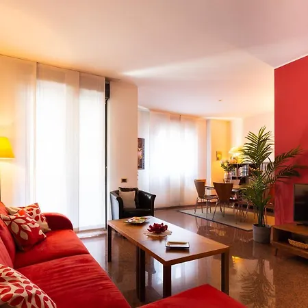Fara Haus Deluxe - 2 Bedrooms Apartment Mailand