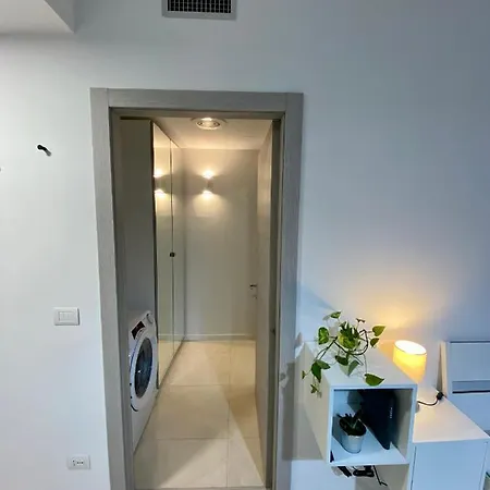 East Uptown High Tech Studio Apartment Milan