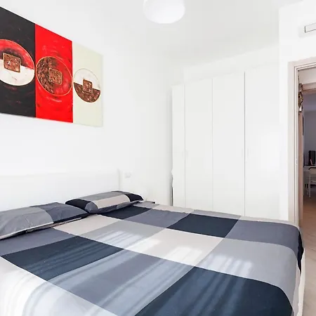 Freshly Renovated Flat Perfectly Located * Milán