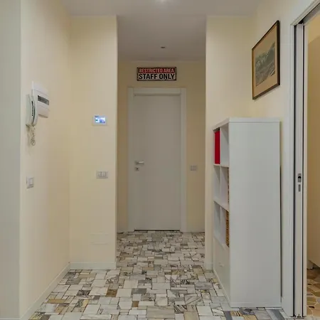 Joivy Modern 2bed Flat With Balcony, 250m From M5 Foppa And M2 Sant'agostino Milan