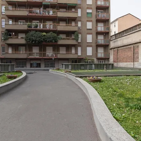 Joivy Modern 2bed Flat With Balcony, 250m From M5 Foppa And M2 Sant'agostino
