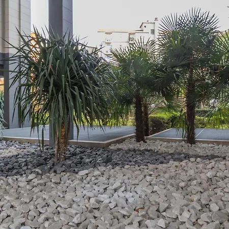 Διαμέρισμα Altido Adorable Flat With Balcony