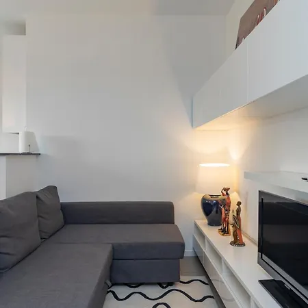 Cosy 1 Bed Flat With Terrace *