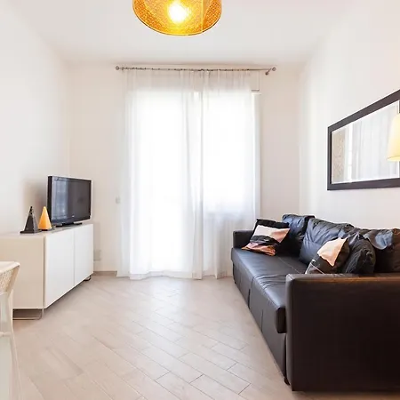Freshly Renovated Flat Perfectly Located