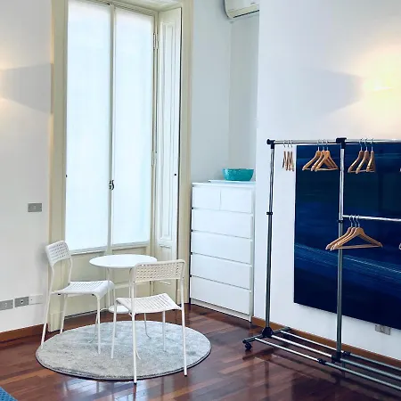 Pensión Design Ampio E Luminoso Milán