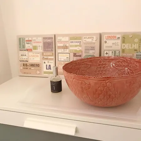 Pensión Design Ampio E Luminoso Milán