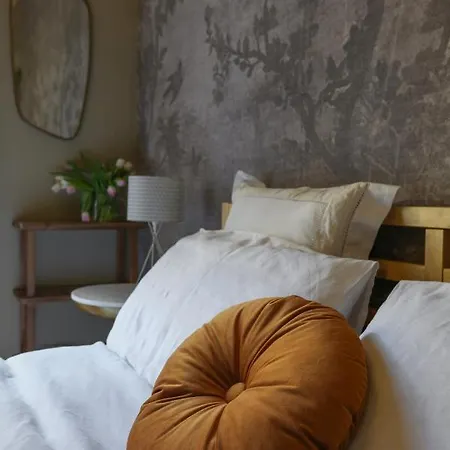 House Of Frames Bed & Breakfast *