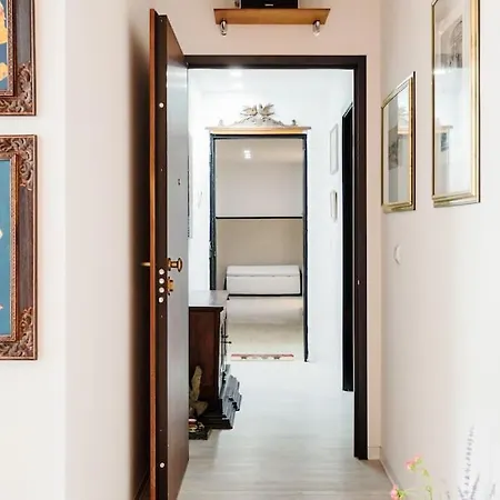 Apartment ℒovely & ℰlegant Next To Duomo/missori *