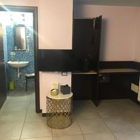 Villa Camilla Milano Metro 4 Pensionat 4*