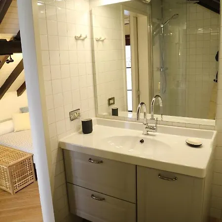 Independent Courtyard House In Center * Milan