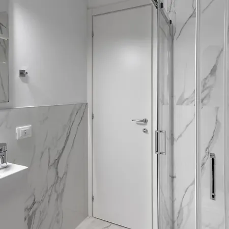 Italianway - The B Village Business *