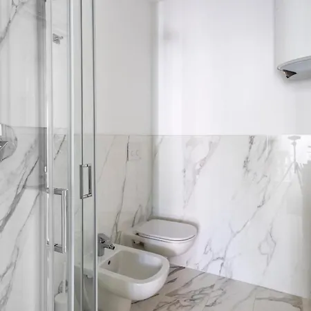 Italianway - The B Village Business Apartment *