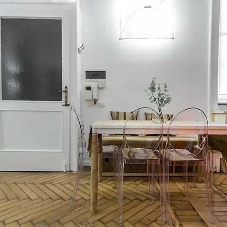Joivy Modern Studio Near City Centre Apartman