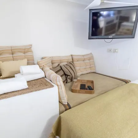 Joivy Modern Studio Near City Centre Apartman *
