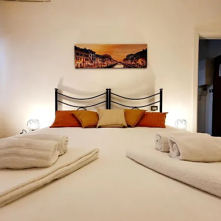 Tolstoj Metro Apartment Milano * ミラノ