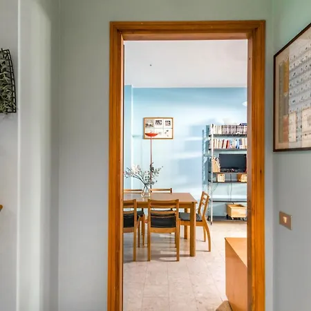 Apartamento Altido Quiet Apt For 4 With Terrace Near Train Station