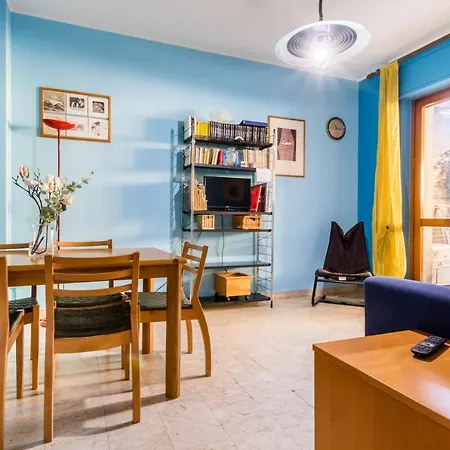 Apartamento Altido Quiet Apt For 4 With Terrace Near Train Station