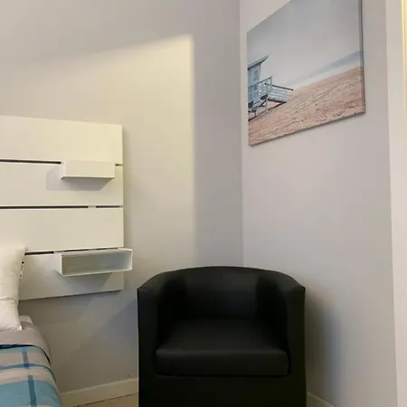 Bilocale Di Ringhiera In Corso Como/garibaldi *