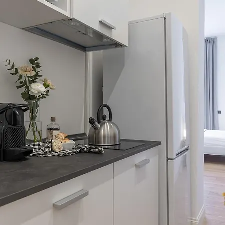 Beplace In San Babila * Milán