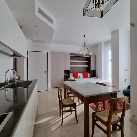 Ampio Ed Incantevole Monolocale A Citylife Lejlighed