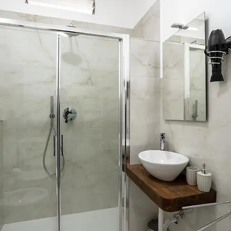 Rent Apartment - Duomo Brera - Elegant Suite In Design District